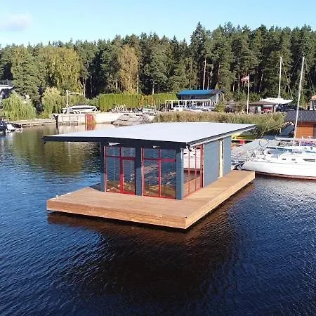 Staghorn Floating River House *